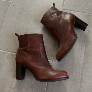 Gorgeous Brown Leather Ankle Booties